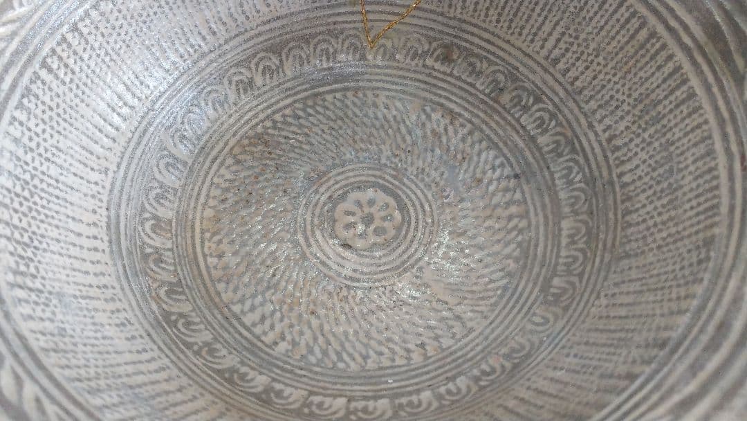 『李朝三島象嵌手鉢』金直しあり 合時代箱付き