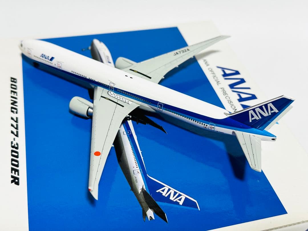 全日空商事 1/400 ANA 777-300ER NH40013 - メルカリ