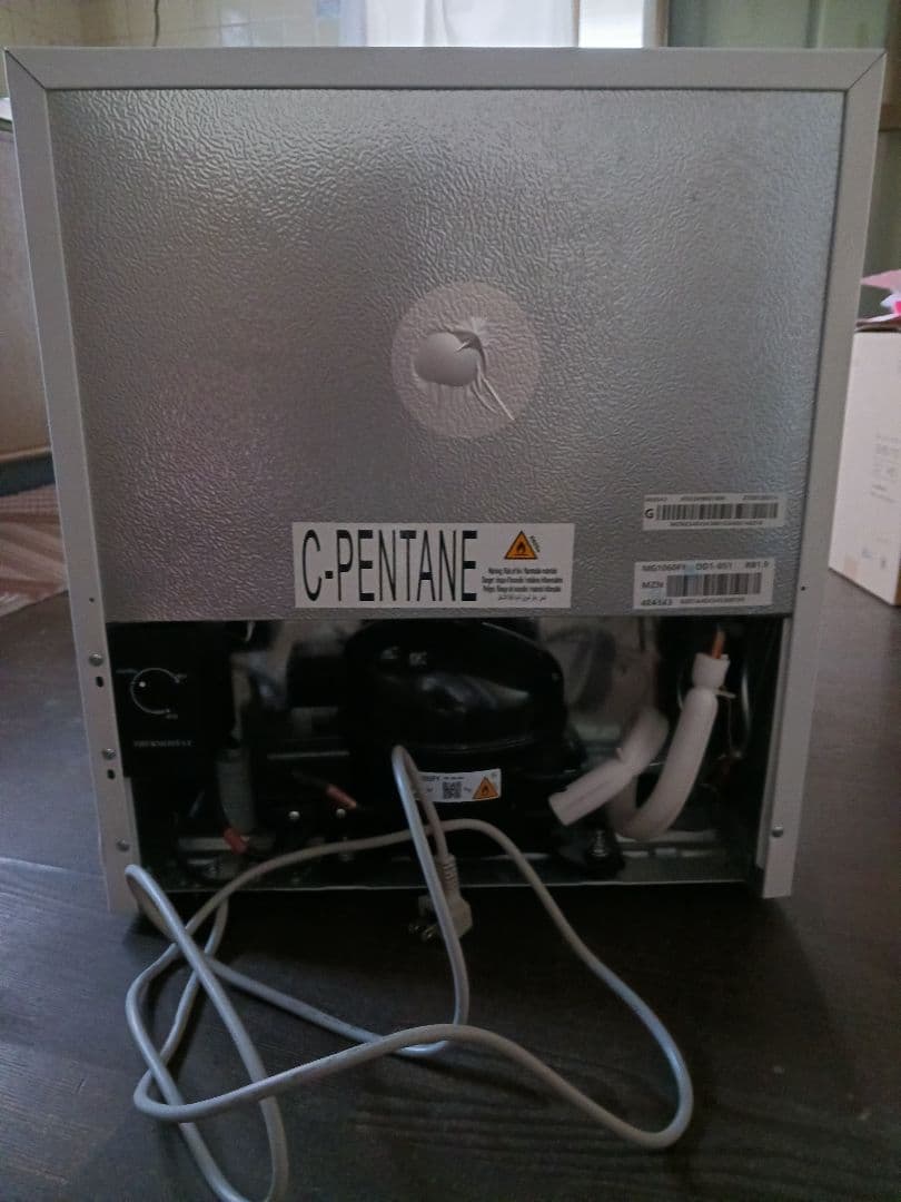 [ マクスゼン ] 2024年製 小型 1ドア冷凍庫 33L 右開き