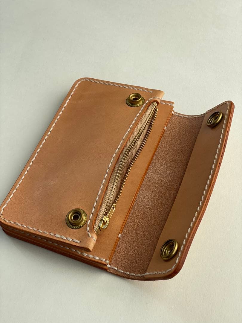 ミドルトラッカーウォレット｜三層タイプ｜本革（牛革）ヌメ革 ×手縫い ×真鍮金具