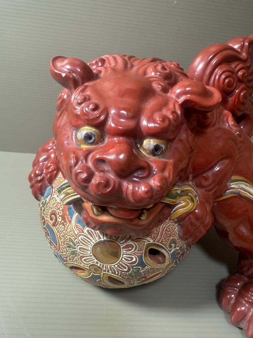 2068 九谷焼 シーサー縁起物 魔除け 玉乗り 獅子 置物 骨董品