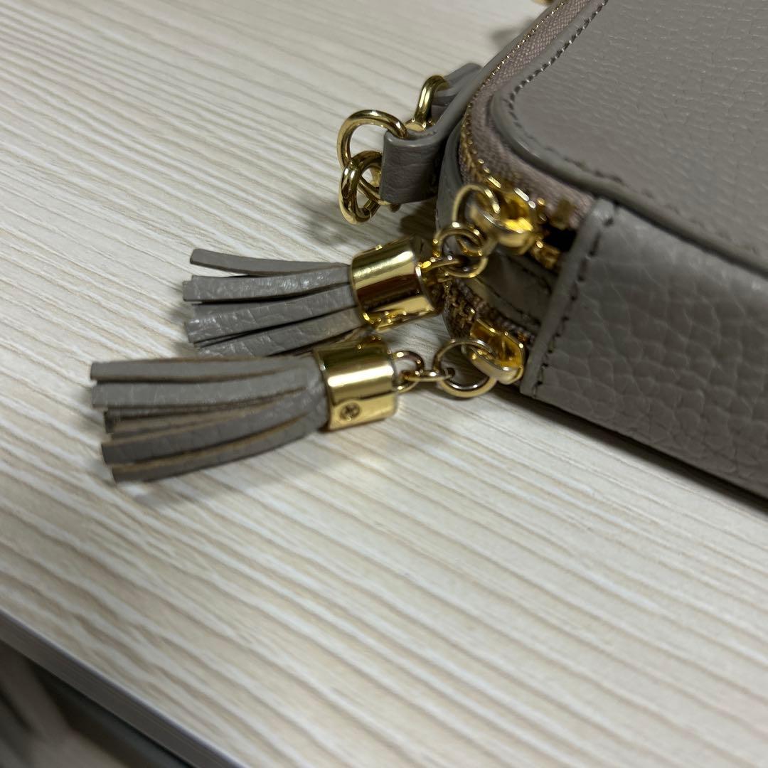 ATAO アタオアミュレット　グレー レザー ショルダーバッグ タッセル付き