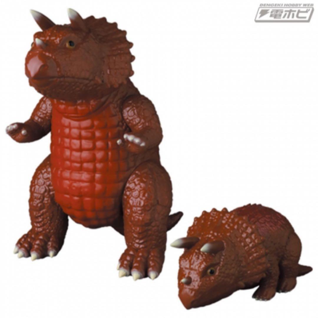 イボンケラトプス親子｜MEDICOM TOY イボンケラトプスは大人になったら二足歩行します お気に入りの2体