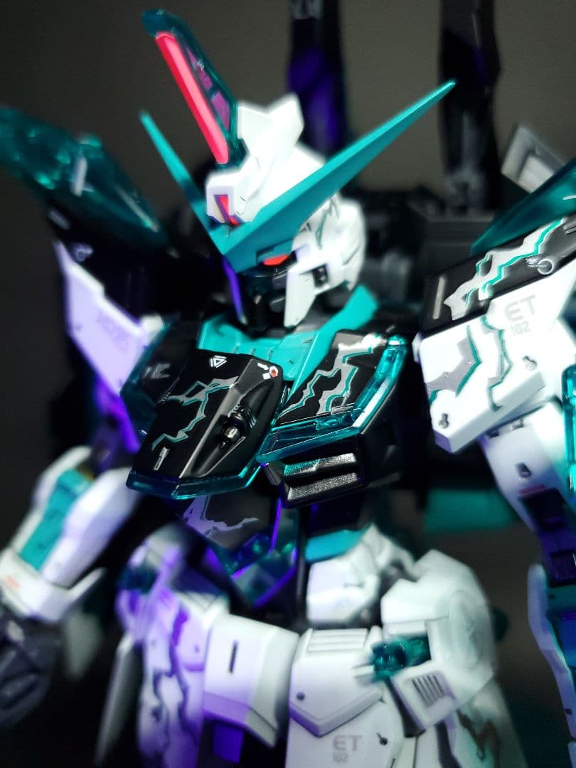 MGガンプラ ジャスティスガンダム 全塗装 クロスコントラスト　初音ミクカラー