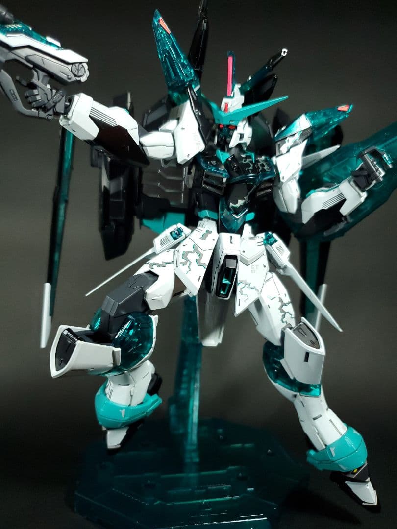 MGガンプラ ジャスティスガンダム 全塗装 クロスコントラスト　初音ミクカラー