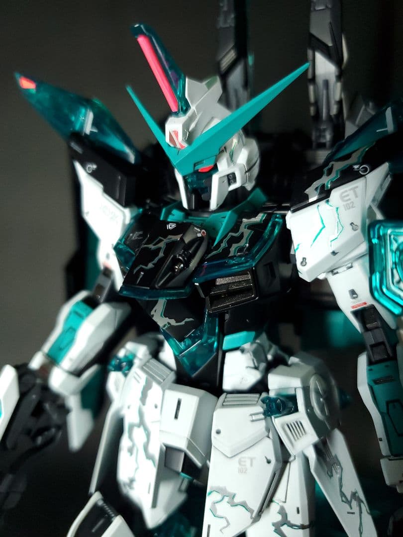 MGガンプラ ジャスティスガンダム 全塗装 クロスコントラスト　初音ミクカラー