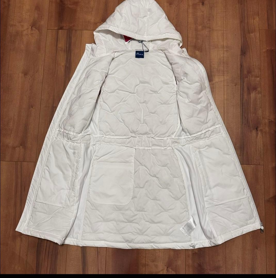 中綿　ベスト　ワンピース　ホワイト　秋冬　スカート　ゴルフウェア　フード付き