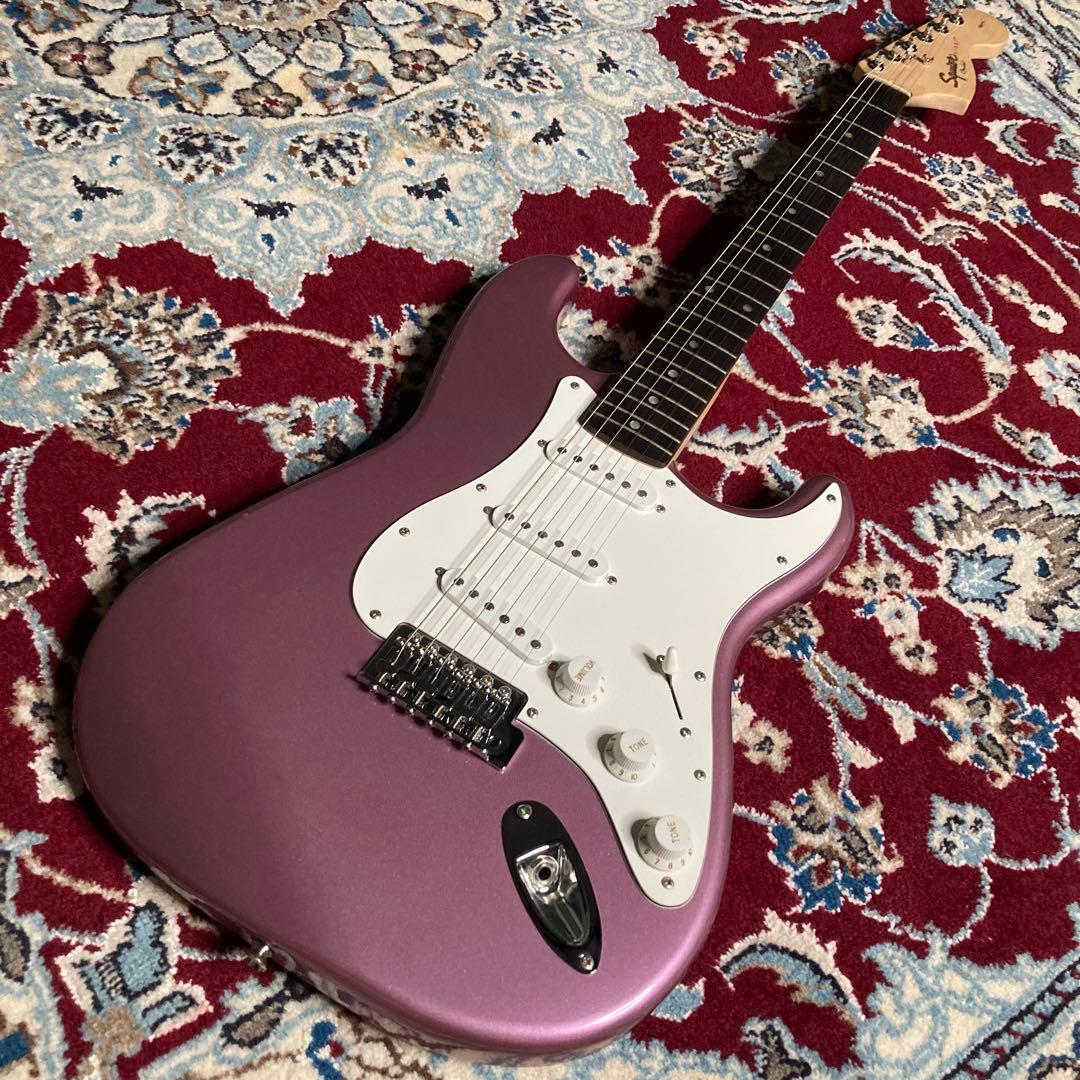 h*4様 Squier Affinity Stratocaster 色:バーガン