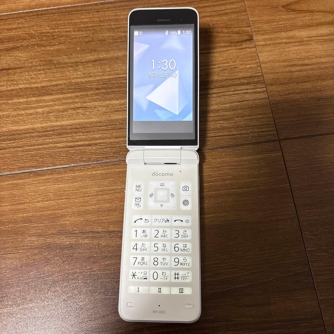 DIGNO docomo ガラホ KY-42C ホワイト 携帯電話本体