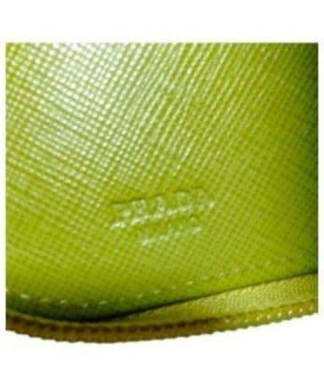 かこ様新品未使用PRADA プラダ折り財布 二つ折りジップウォレット