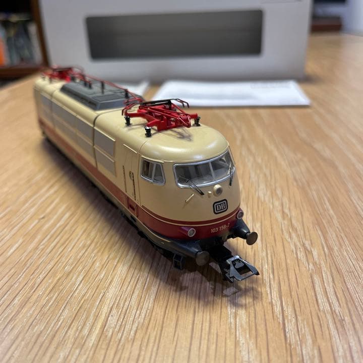 MEGASPACEMOLLY100% Series 03 シークレット1