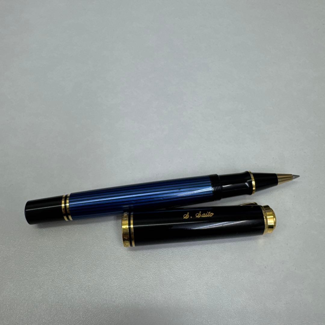 ★お値下げ可能です！ペリカン ローラーボールペン 青と黒のストライプボールペン ☆お値下げ可能です！ペリカン ローラーボールペン 青と黒のストライプ