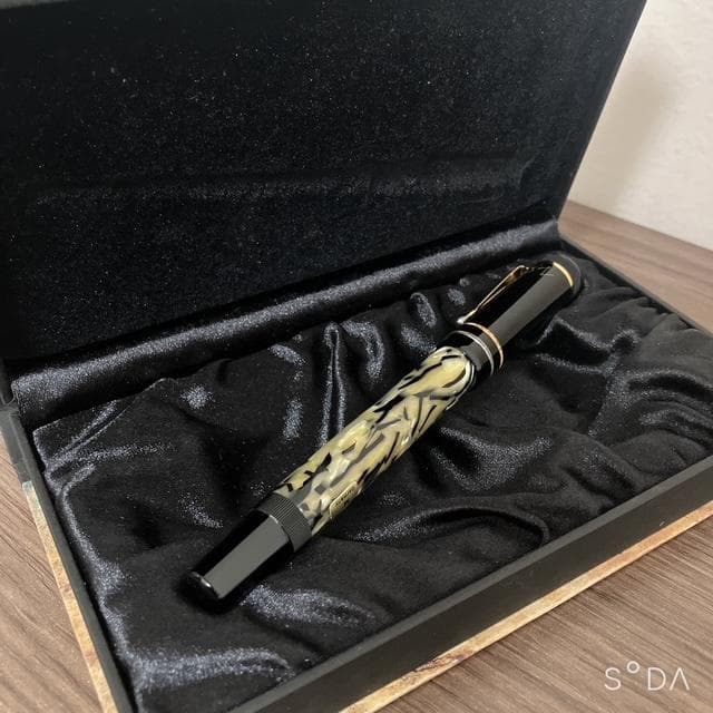 【べる】モンブラン 万年筆 オスカーワイルド 世界限定2万本 18K