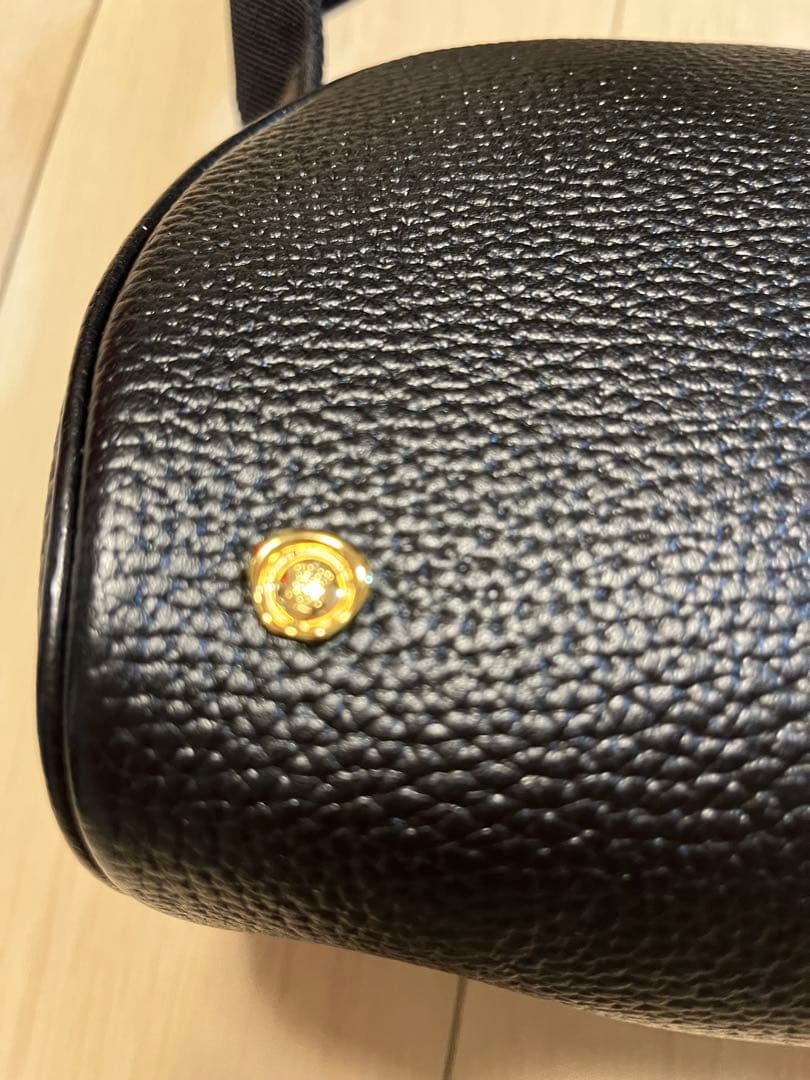 A.D.M.J. ショルダーバッグ牛革シュリンク型押しクロスボディバッグ