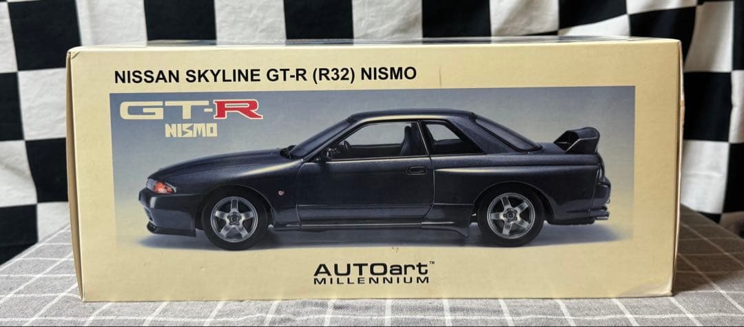 ミニカー Nissan Skyline GT-R (R32) Nismo 1:18