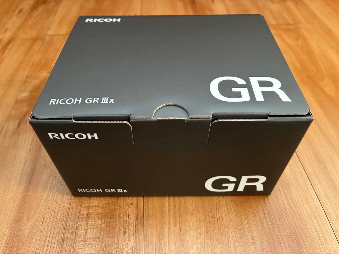 RICOH GR IIIx 新品未使用　正規購入 RICOH GR リコー IIIx Urban Edition メタリックグレー デジタルカメラ