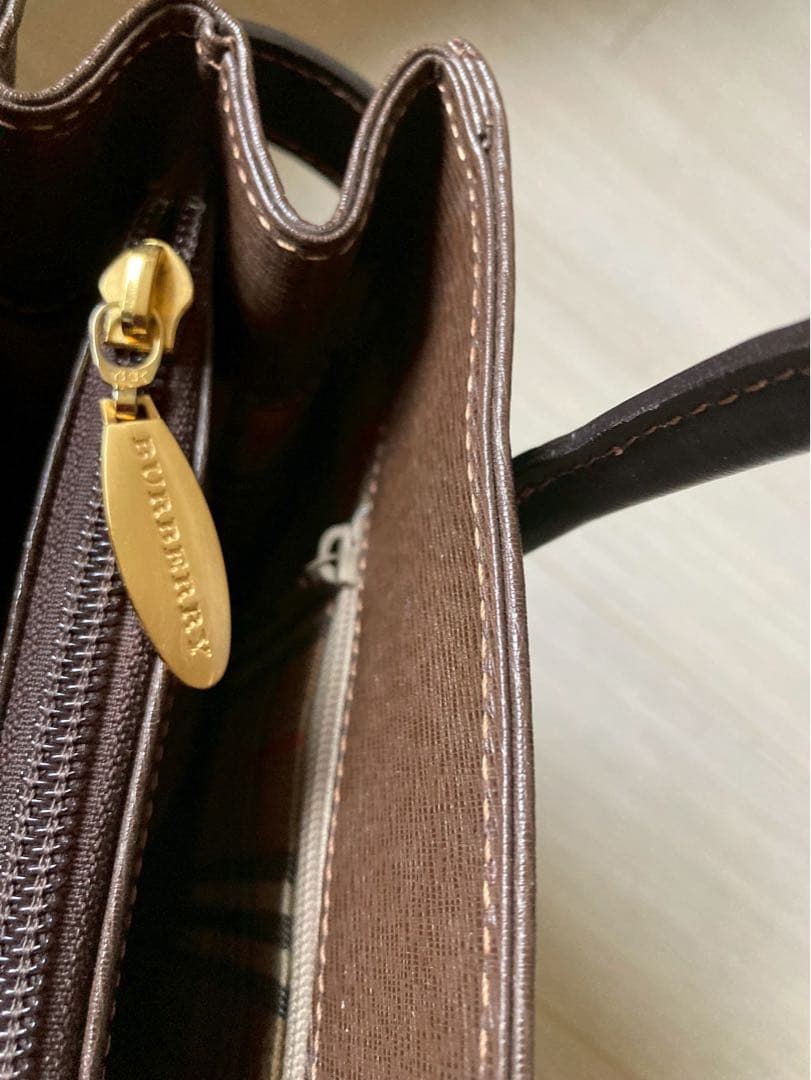 BURBERRYバーバリーレザーハンドバック