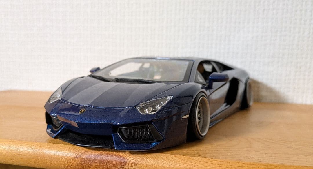 Burago ランボルギーニ アヴェンタドールLP700-4 カスタム車