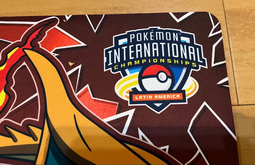 ウ*ィ様 LAIC STAFF プレイマット メガリザードンY 海外 公式 ポケ