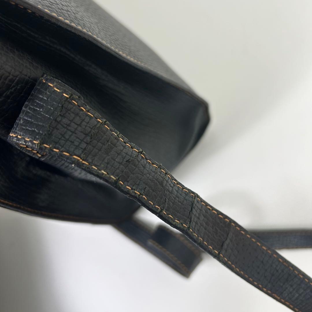 美品 ロエベ レザー ショルダーバッグ ターンロック ロゴ型押し 黒