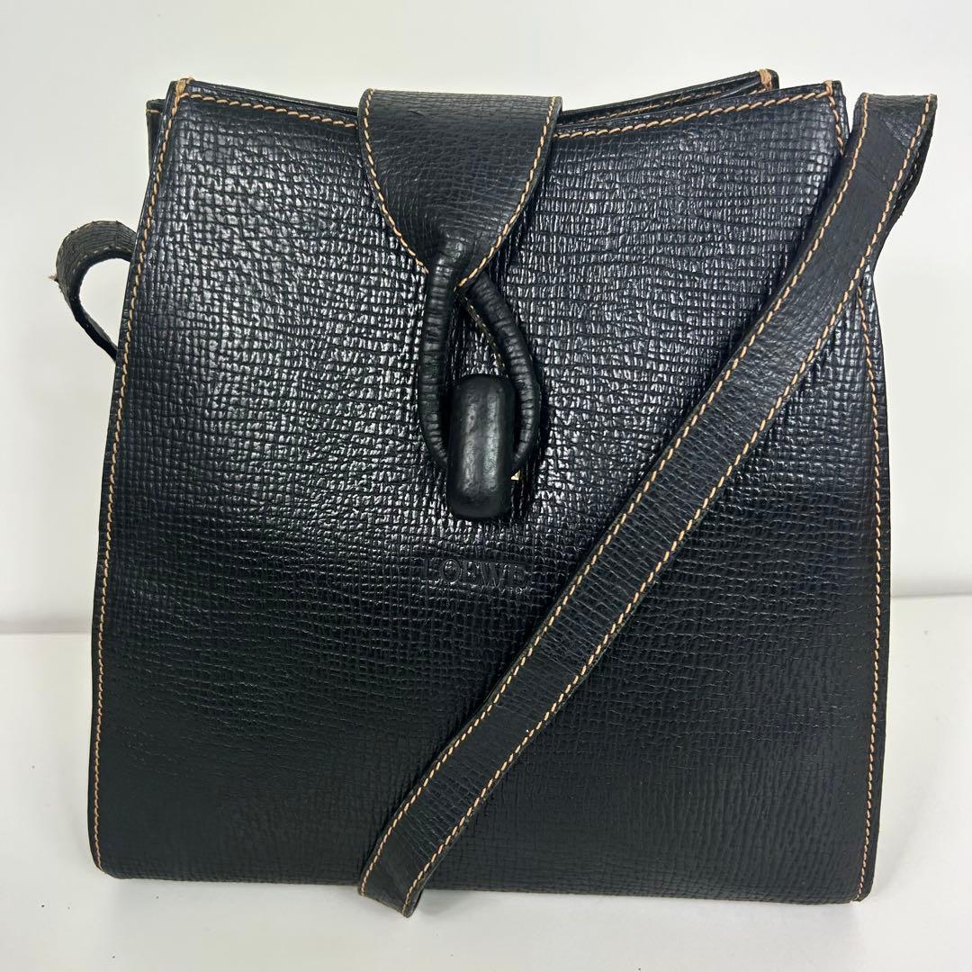 美品 ロエベ レザー ショルダーバッグ ターンロック ロゴ型押し 黒