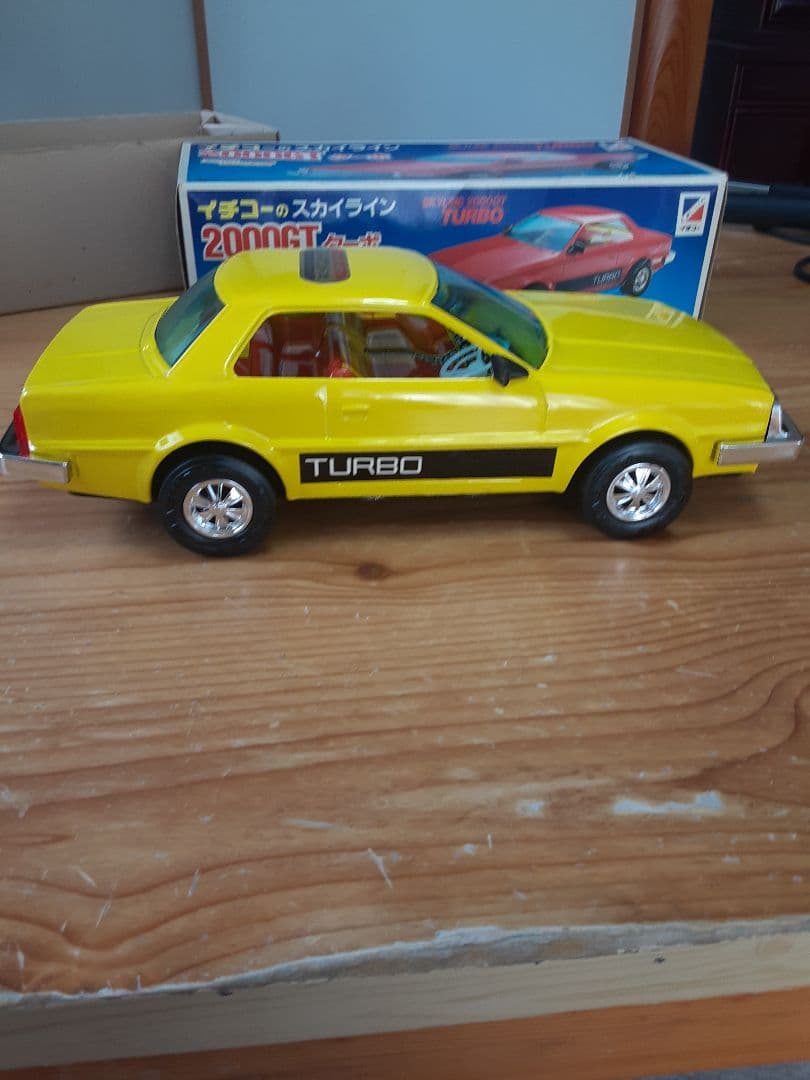 日産スカイライン2000 GT ターボ イチコ　ブリキ　ミニカー　昭和レトロ