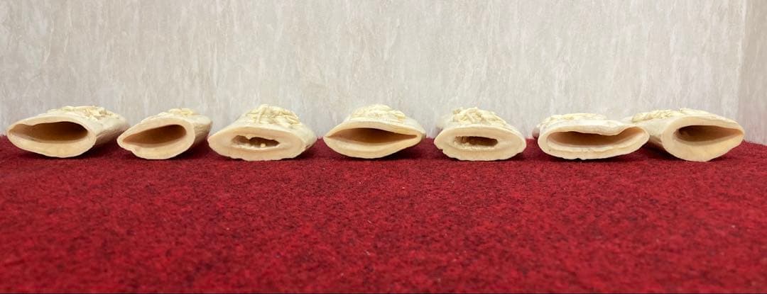 マッコウクジラの牙　七福神　玉峰作　ケース付き