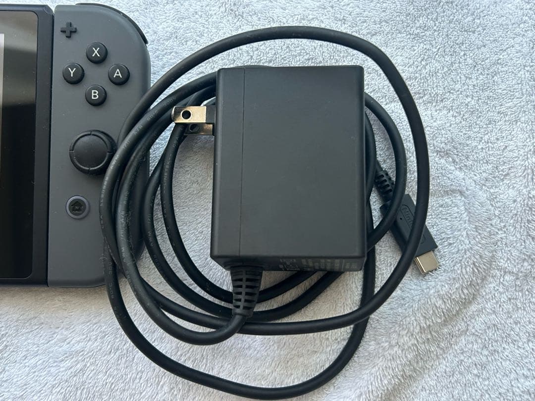 [美品］Nintendo Switch 本体 充電コード付