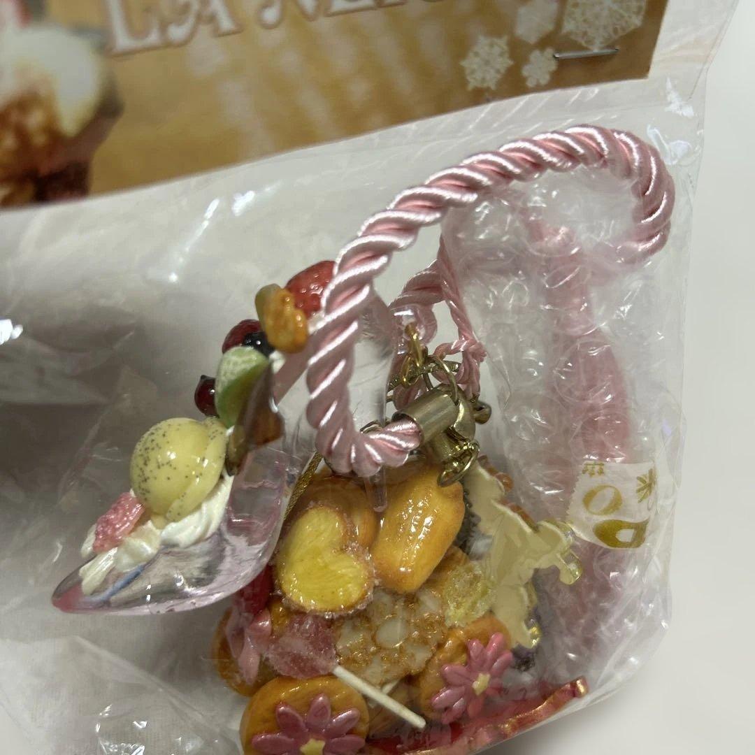 キーホルダー　アーティスト　作家　レジン　13セット