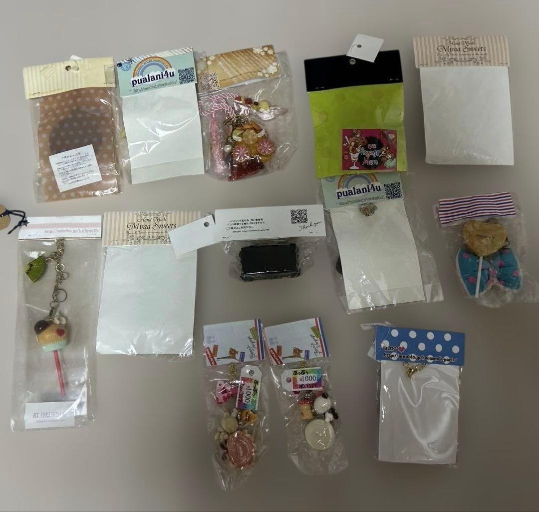 キーホルダー　アーティスト　作家　レジン　13セット