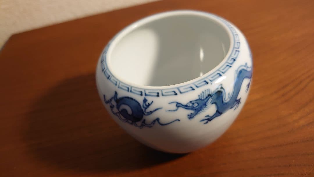 李朝李朝白磁白磁白磁壺香炉アンティーク白磁蔵出し龍の図1客