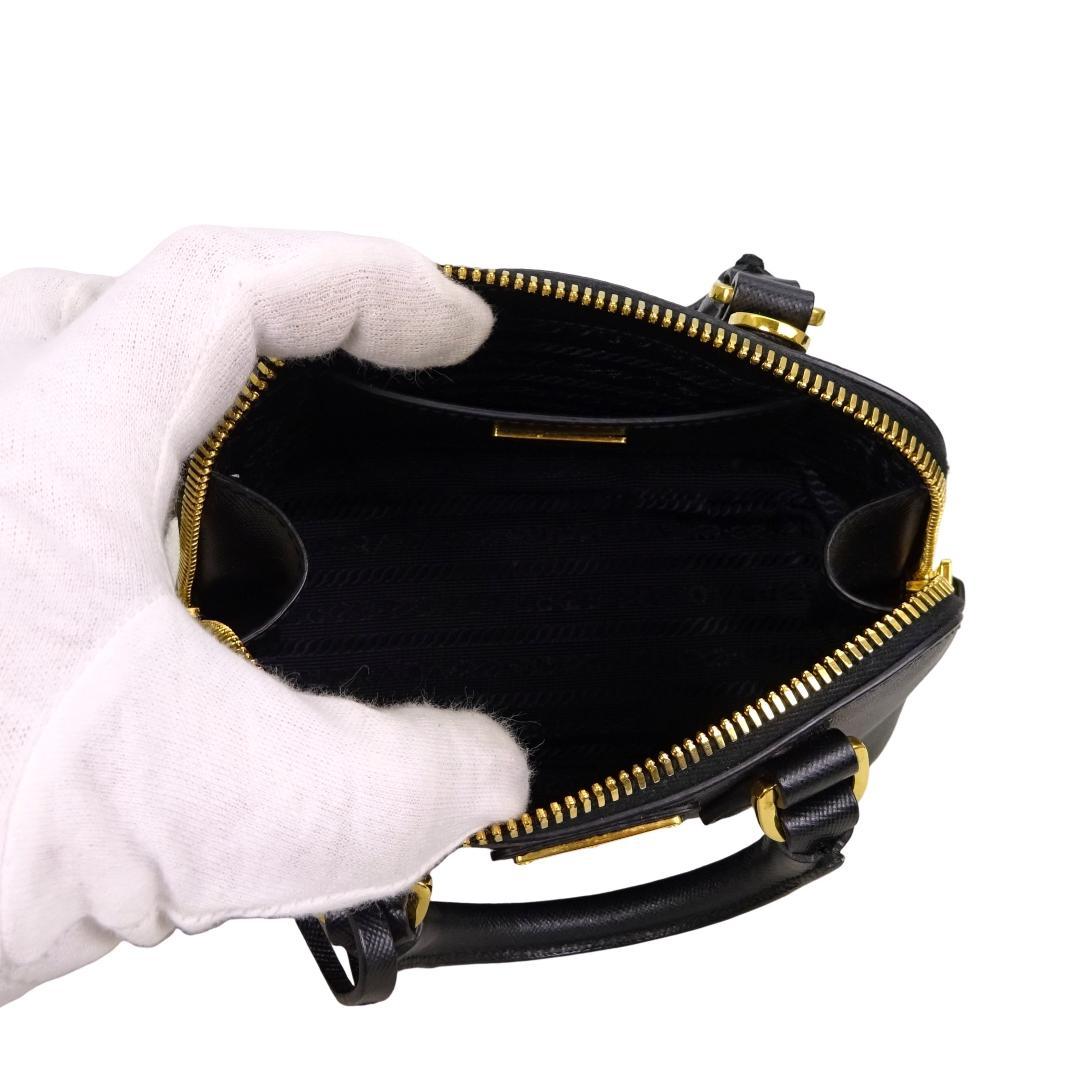 本物 美品 ■プラダ■ミニハンドバッグ 三角ロゴ ブラック サフィアーノ レザー