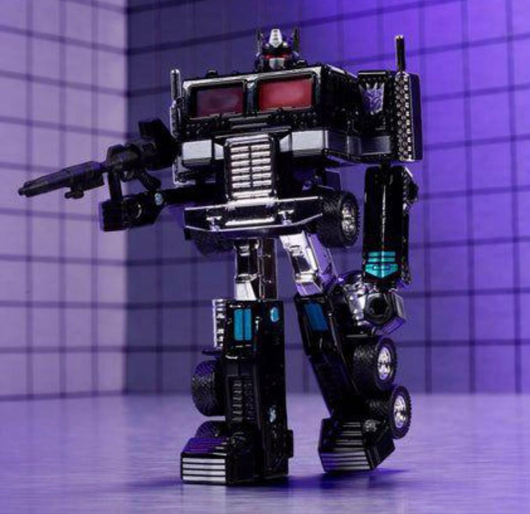 トランスフォーマーのキャラクターを再現したホットウィール 専用ボックス付き。