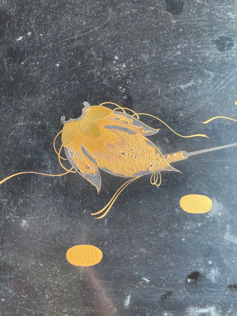 骨董品　希少　金箔装飾の黒漆塗り膳 収納箱付き