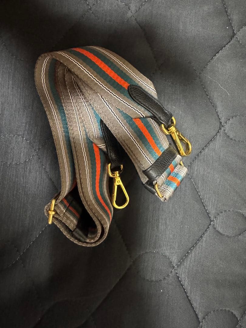 PRADA 黒 レザー ハンドバッグ