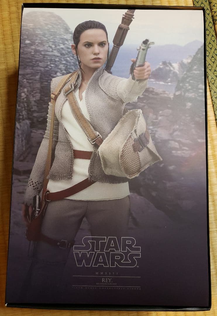 【新品未使用】ホットトイズ『スター・ウォーズ』レイ(レジスタンス版)1/6
