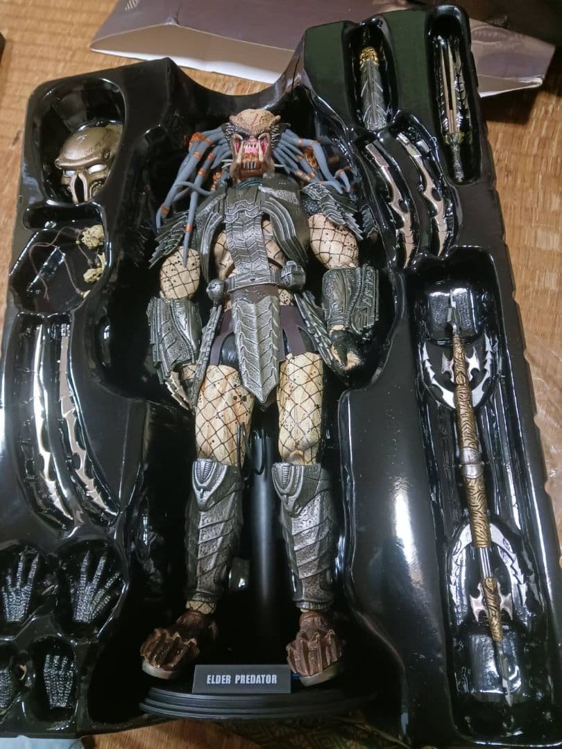 プレデターフィギュア