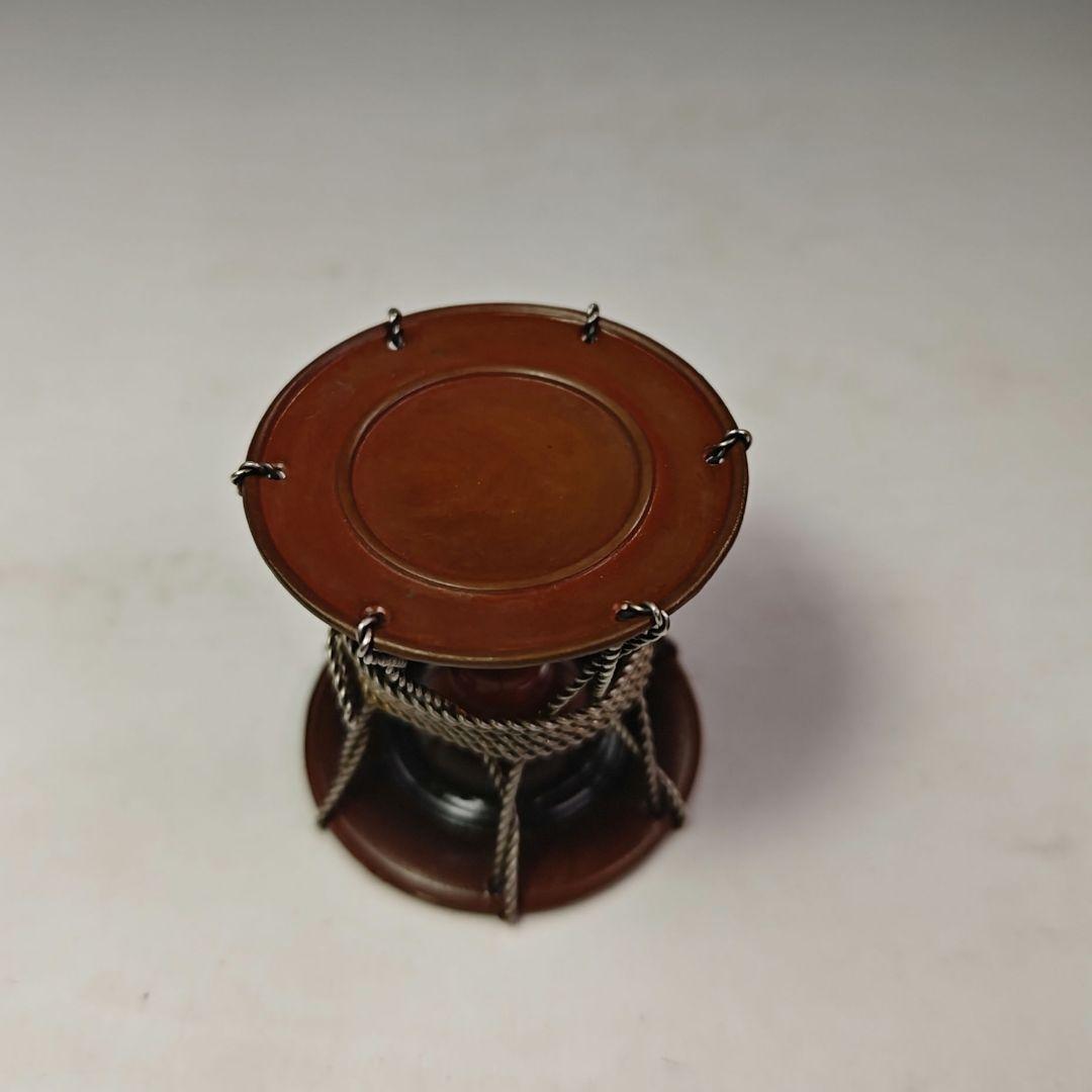 イ334 蓋置『彫金　井波慶州』『朱漆銀線紐鼓　蓋置　共箱』茶道具