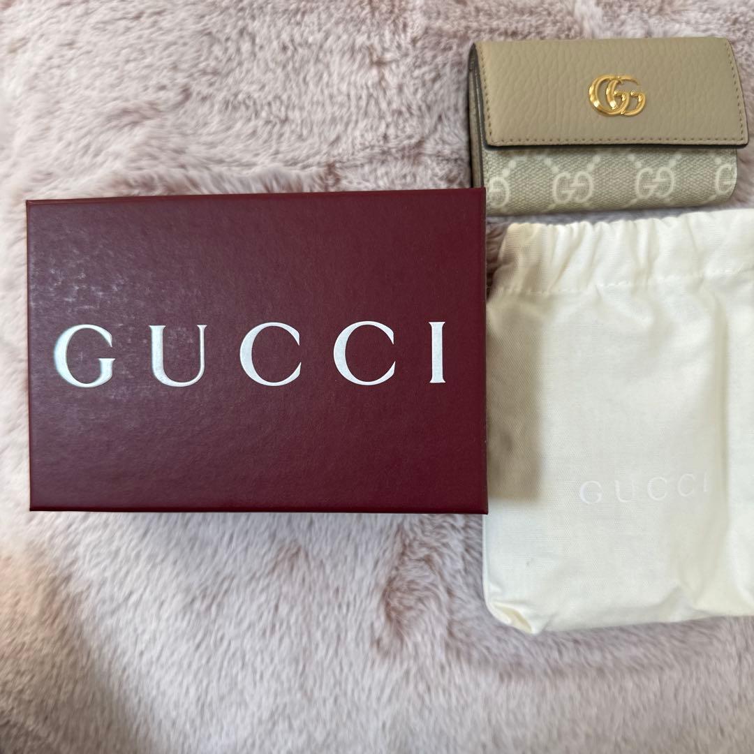 GUCCI ベージュ レザー キーケース