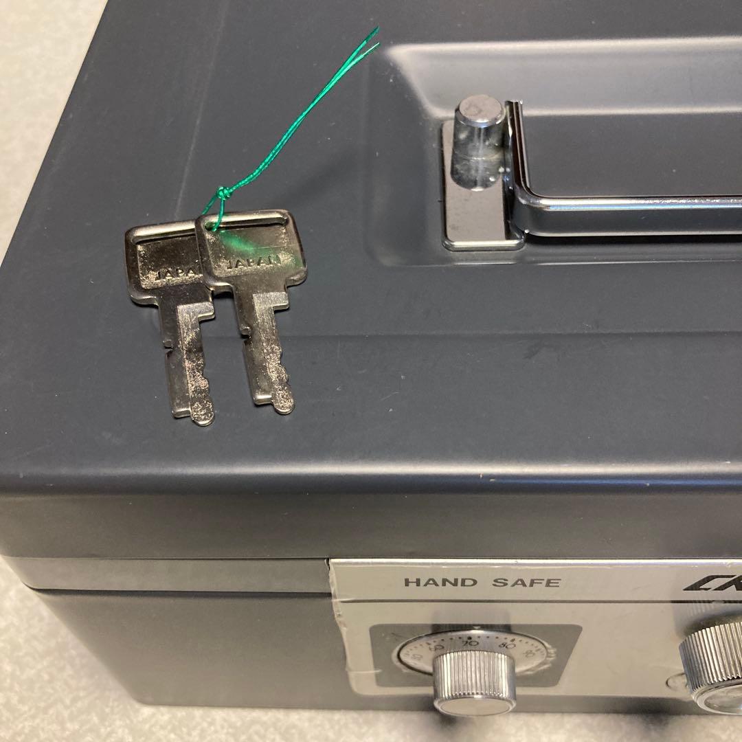 金庫 手提げ金庫 CROWNクラウン TYPE D-2 - メルカリ