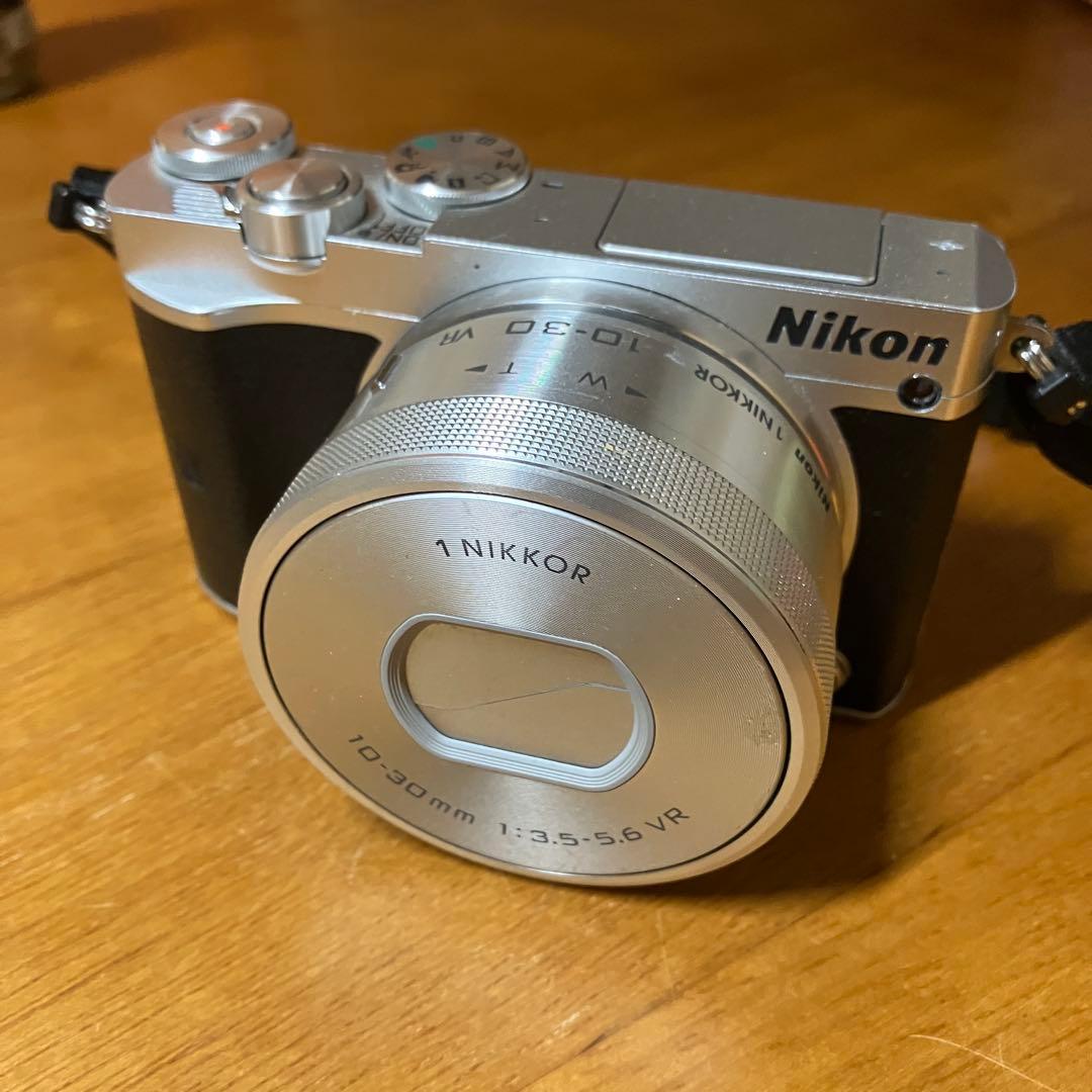 Nikon 1 J5Nikon 1 J5 ダブルレンズキット 単焦点レンズ