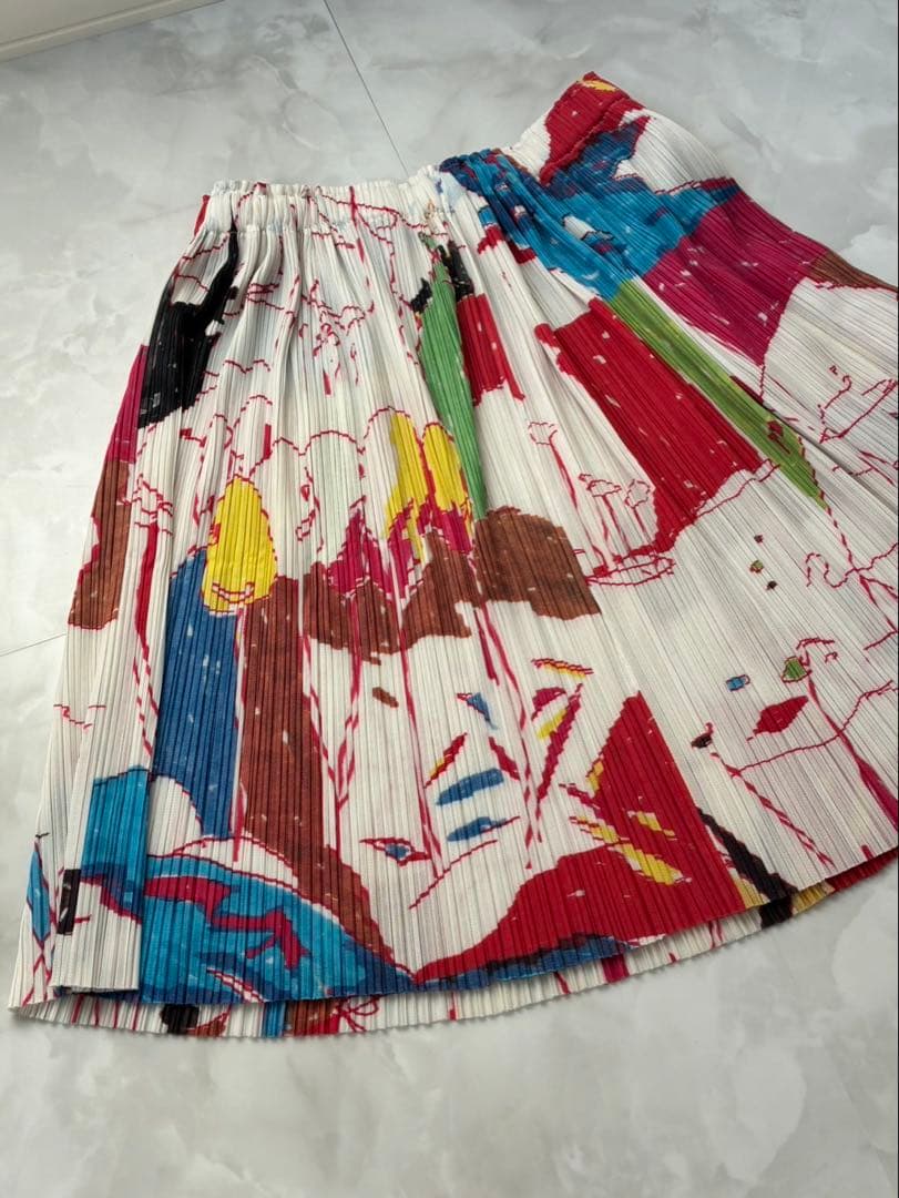 PLEATS PLEASE 抽象画　水彩画　スカート　幾何学