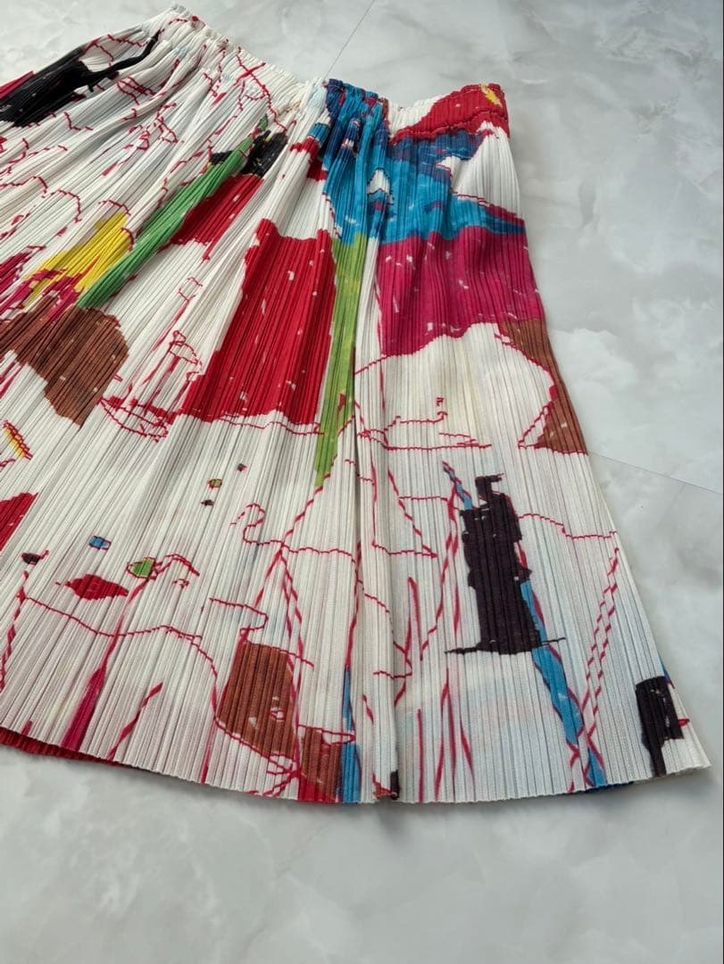 PLEATS PLEASE 抽象画　水彩画　スカート　幾何学