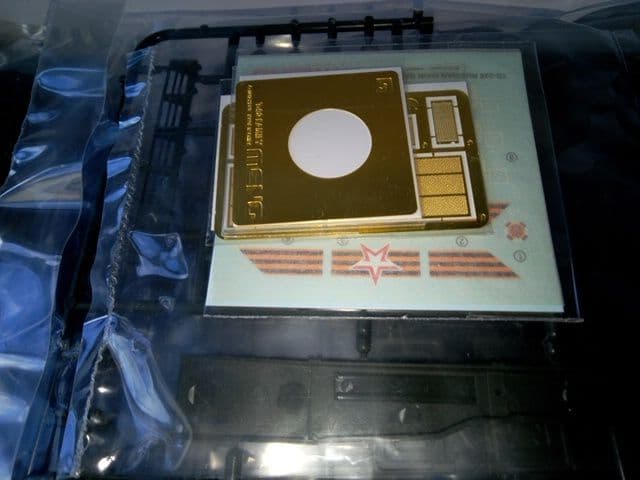 U*O様 未組立！1/35 MENG TS-028 ロシア連邦主力戦車T-72B - メルカリ