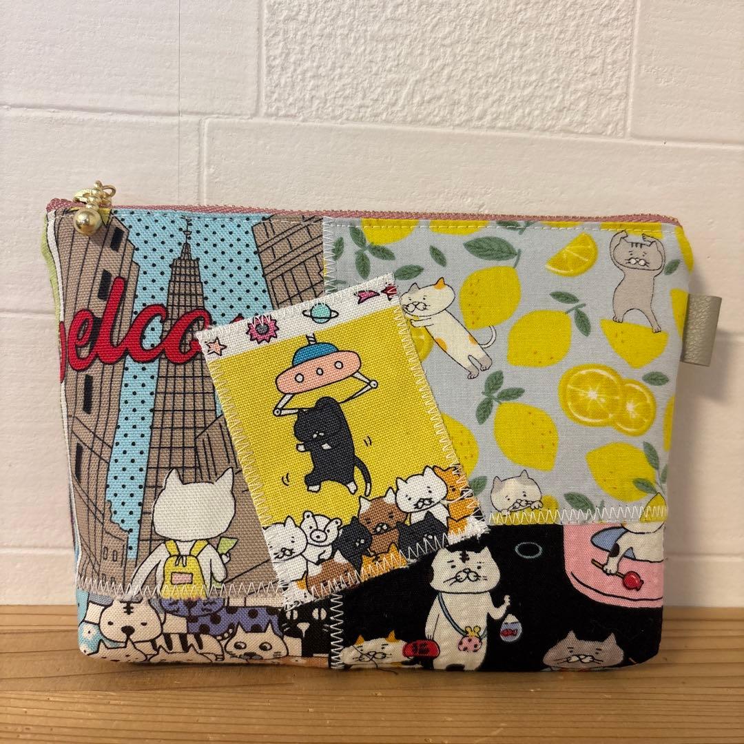 感謝価格　SALE 猫柄　持ち手付き20cmファスナーポーチ　人気　ハンドメイド