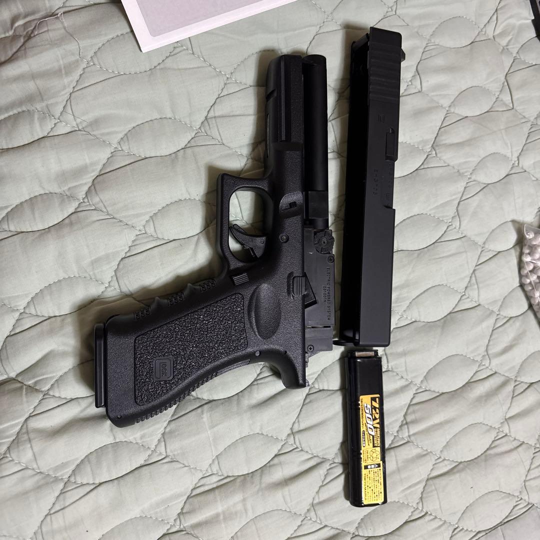 東京マルイNo.11 グロック18C 電動ハンドガン＋バッテリー＋充電器セット