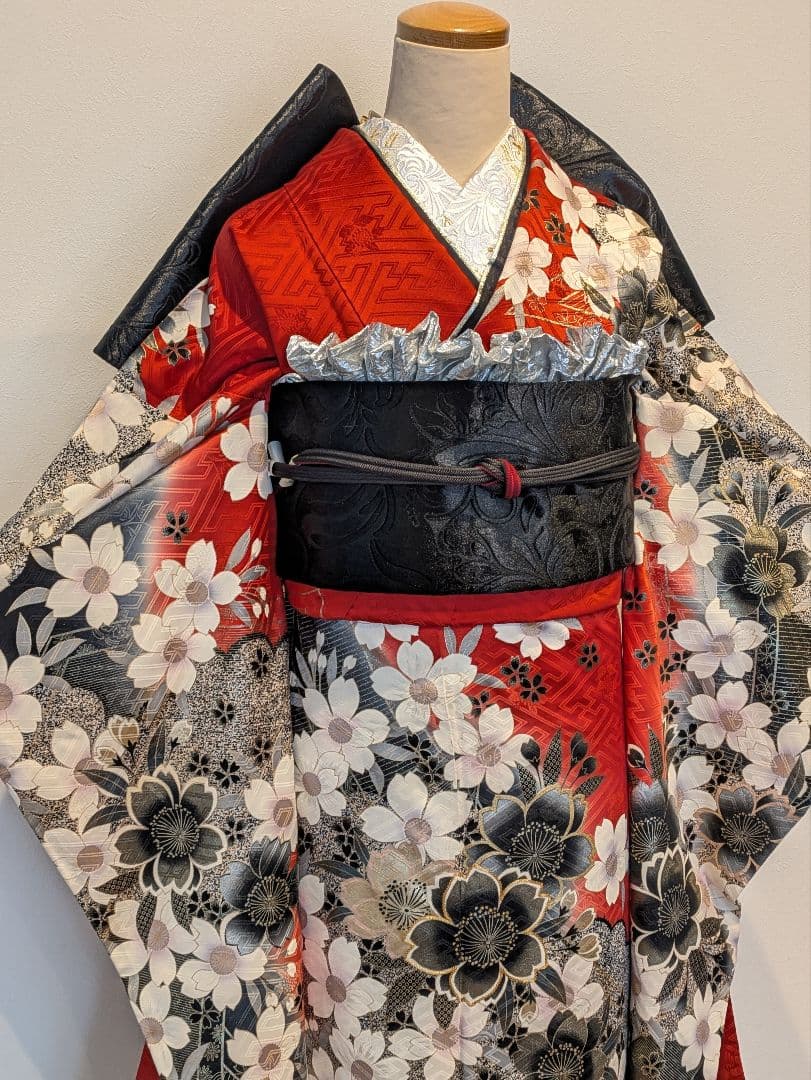 振袖フルセット 身丈162裄65.5 豪華振袖 金彩 赤 黒 逸品 成人式