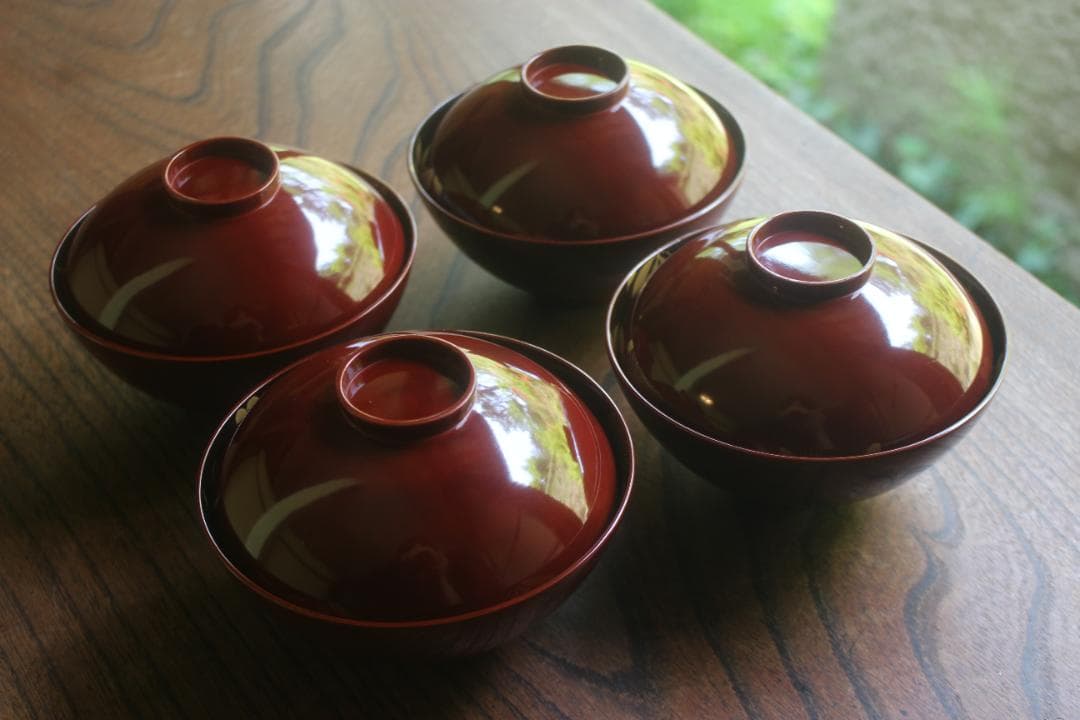 専用！深みある紅溜塗に優美な見返し松竹梅蒔絵の映えるお椀4点（