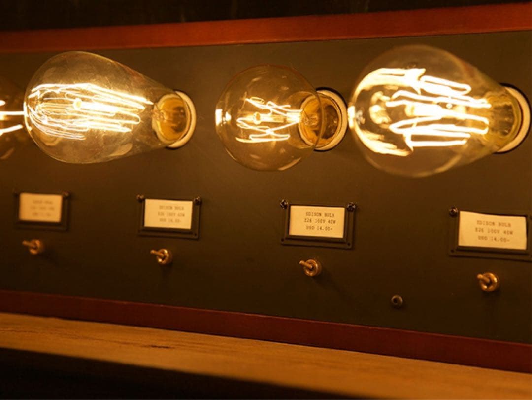 ライトバルブ ディスプレイ 9灯（E26 × 9） 什器