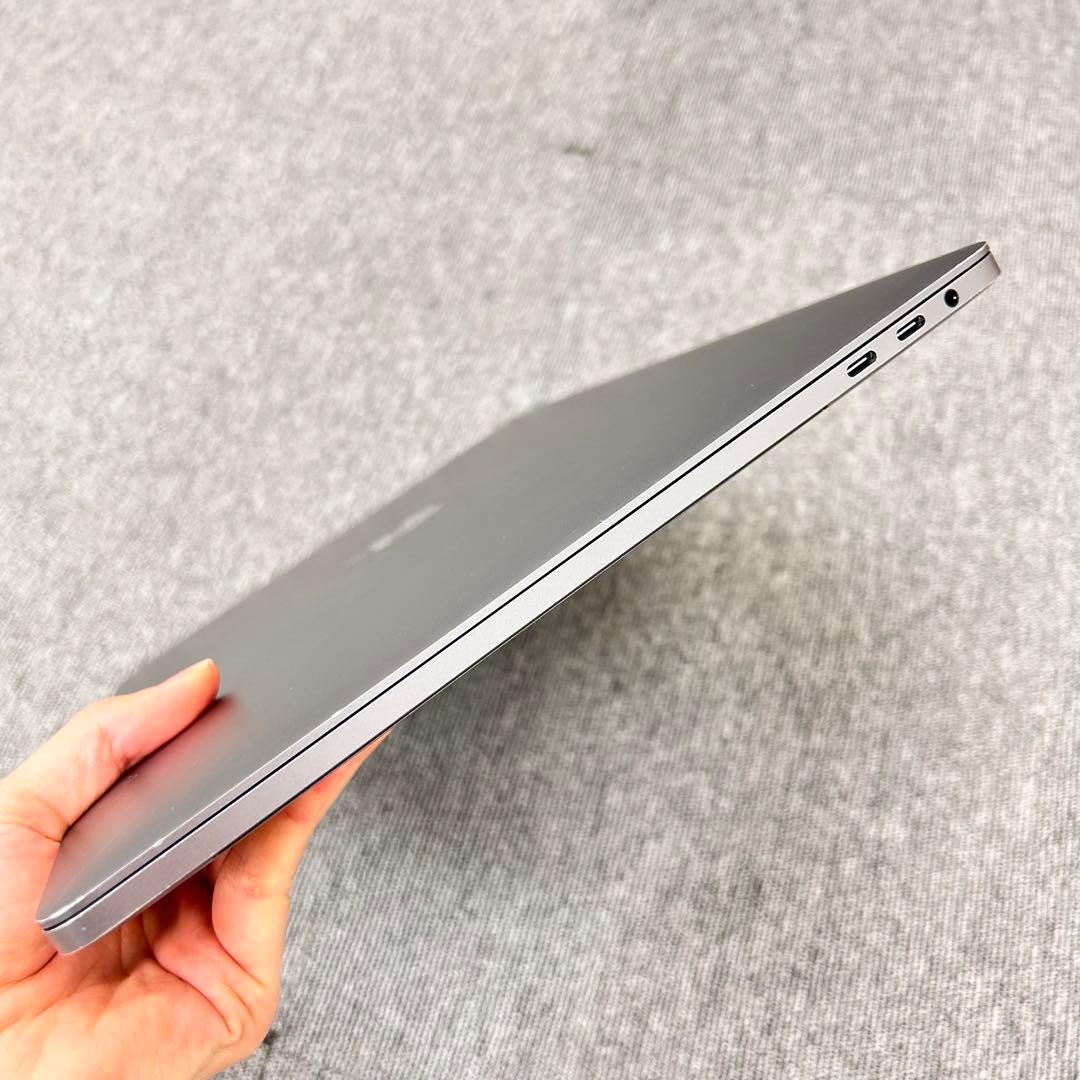 Macbook Pro 2016 15 インチ 16GB/512Gスペースグレイ